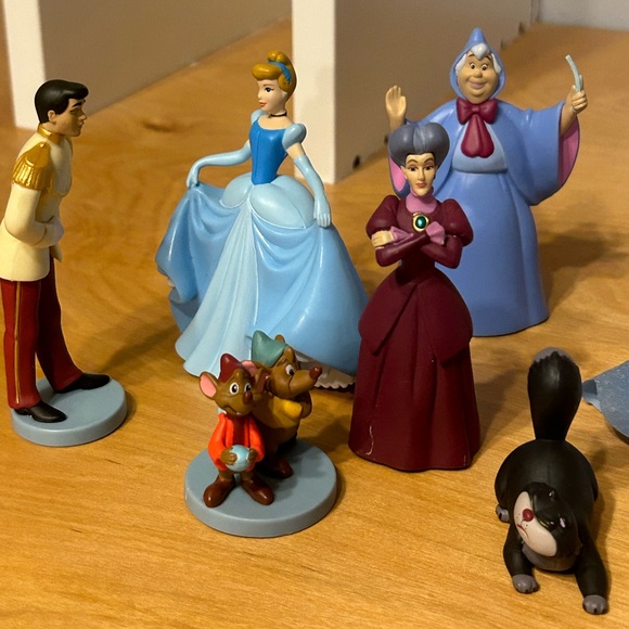 Disney Cinderella playset. - Picture 2 of 2